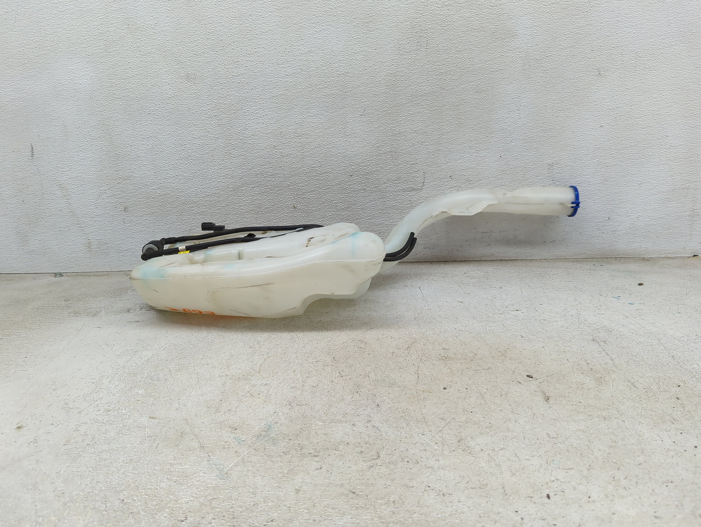 2015-2015 Ford Edge Windshield Washer Fluid Reservoir Bottle Oem 1474004 - Oemusedautoparts1.com