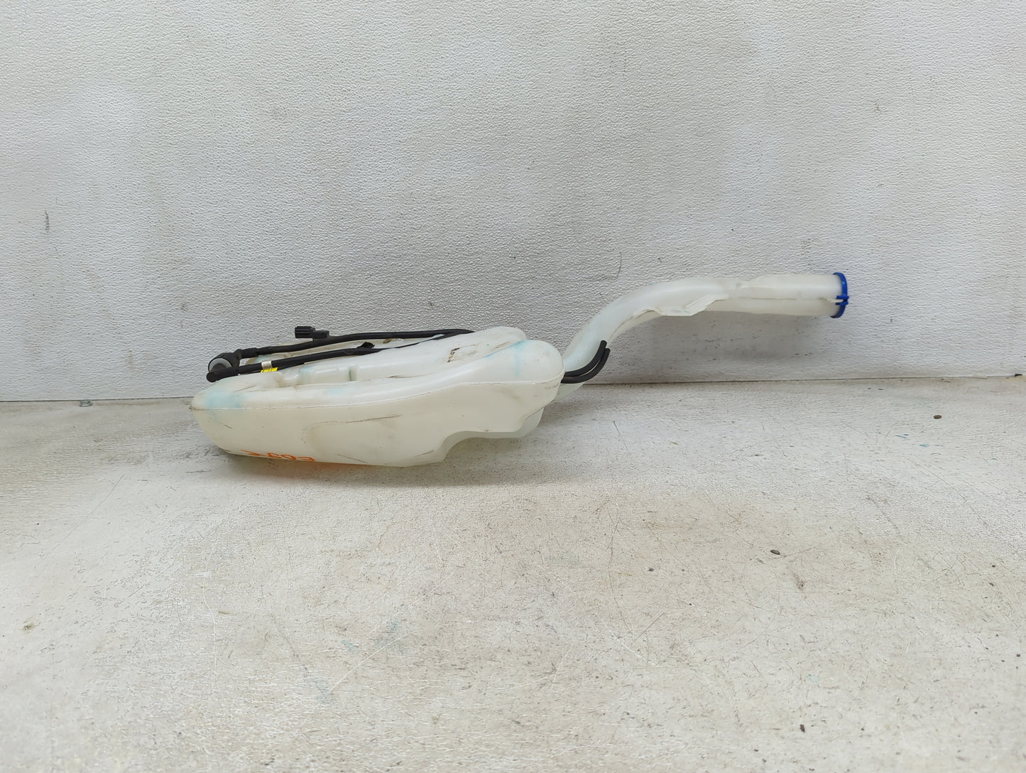 2015-2015 Ford Edge Windshield Washer Fluid Reservoir Bottle Oem 1474004 - Oemusedautoparts1.com