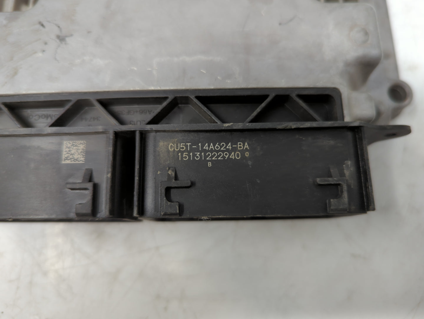 2015-2018 Ford Edge PCM Engine Control Computer ECU ECM PCU OEM P/N:F2GA-12A650-BPC F2GA-12A650-AEF Fits OEM Used Auto Parts