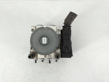 2015-2018 Ford Edge ABS Pump Control Module Replacement P/N:F2GC-2C405-AF F2GC-2C405-AG Fits Fits 2015 2016 2017 2018 OEM Used Auto Parts