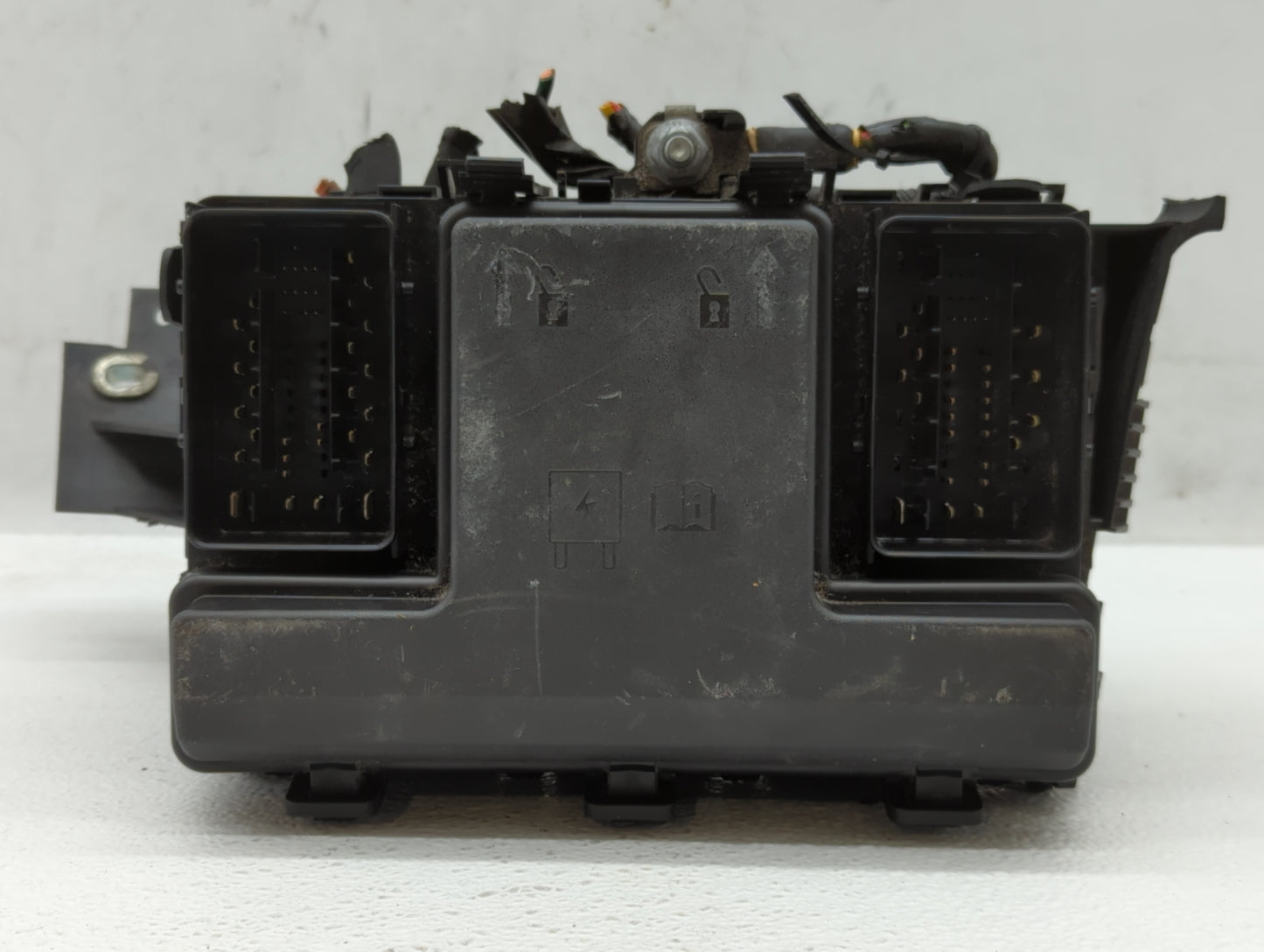 2015 Ford Edge Fusebox Fuse Box Panel Relay Module P/N:22760635-01 Fits OEM Used Auto Parts - Oemusedautoparts1.com