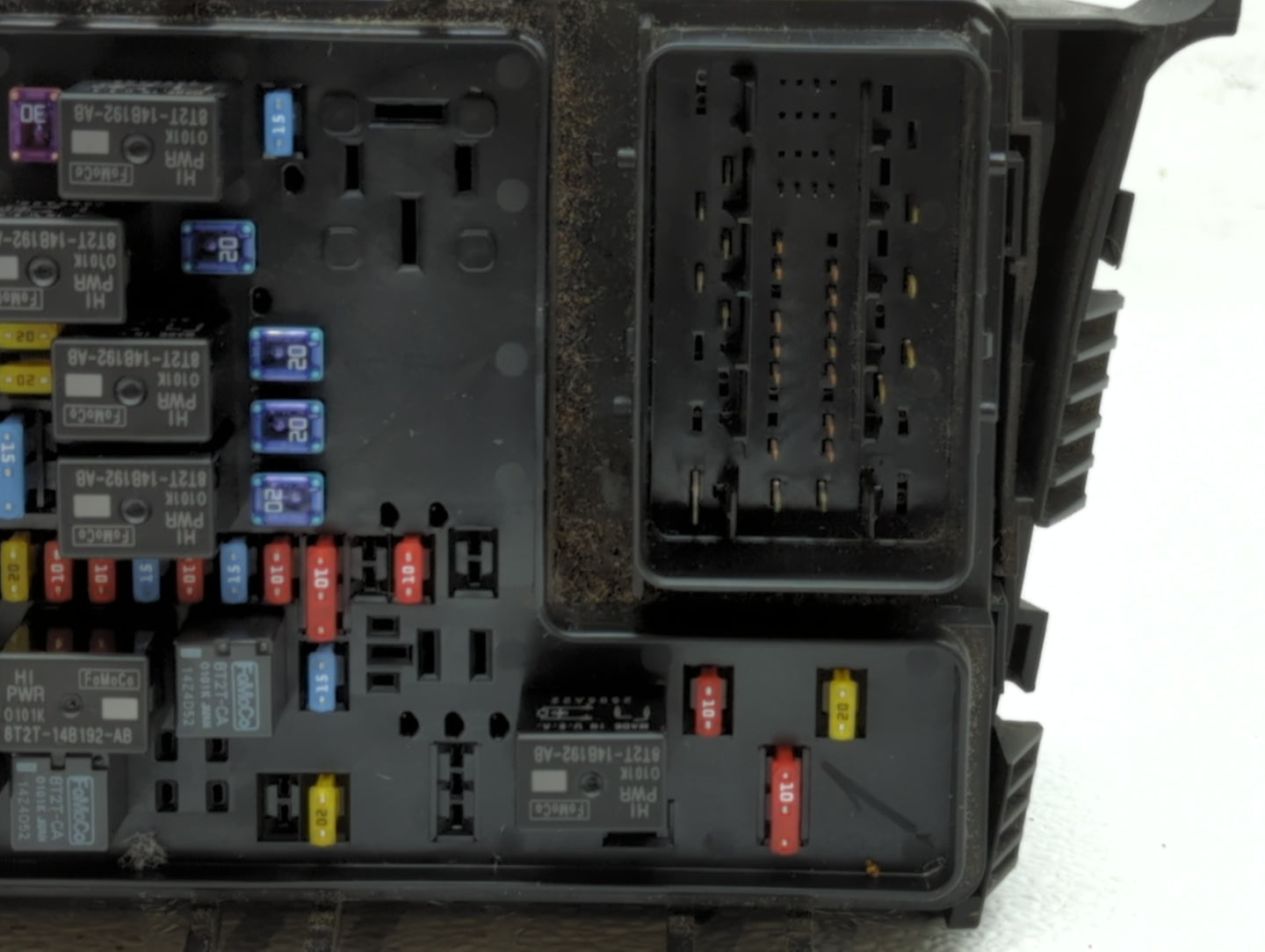 2015 Ford Edge Fusebox Fuse Box Panel Relay Module P/N:22760635-01 Fits OEM Used Auto Parts - Oemusedautoparts1.com