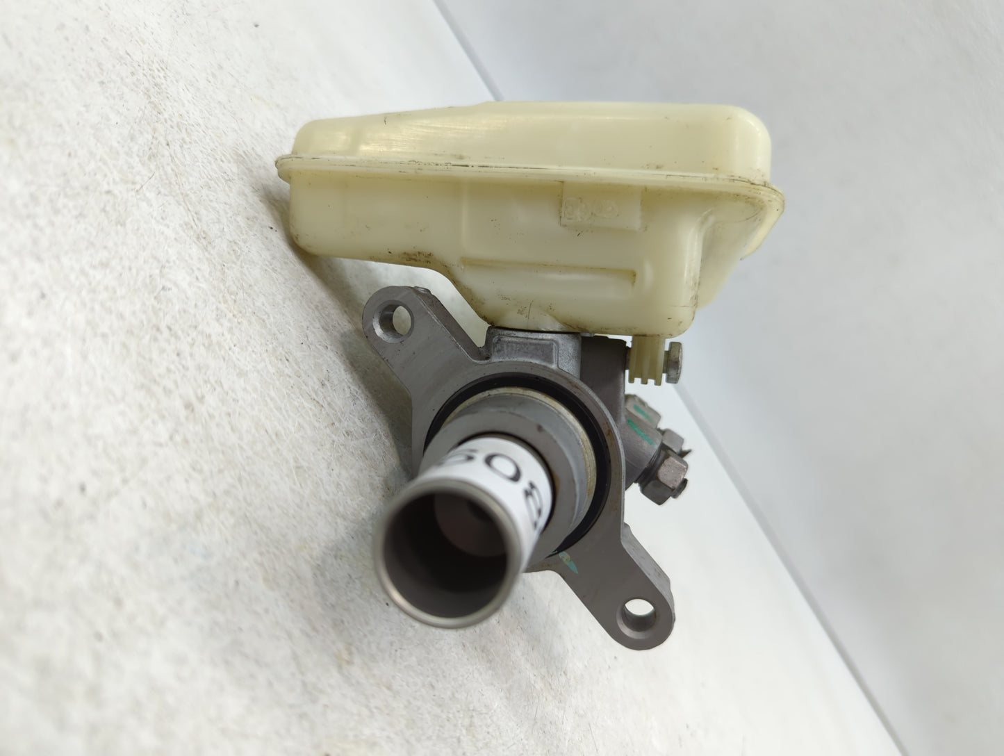 2015-2020 Ford Edge Brake Master Cylinder - Oemusedautoparts1.com