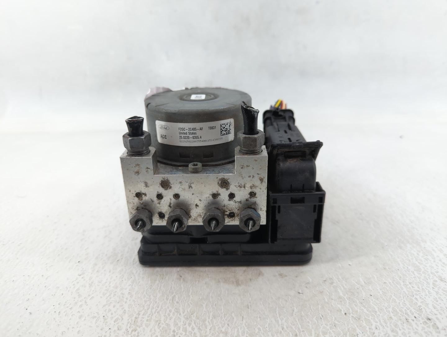 2015-2018 Ford Edge ABS Pump Control Module Replacement P/N:F2GC-2C405-AF Fits Fits 2015 2016 2017 2018 OEM Used Auto Parts 