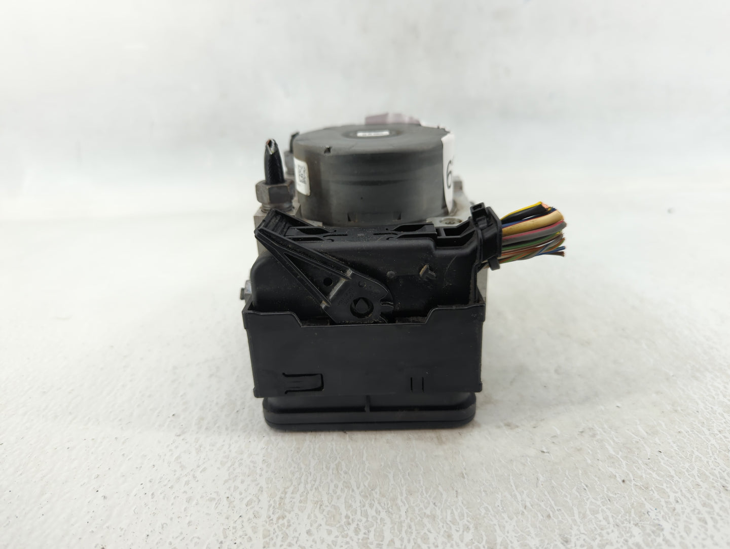 2015-2018 Ford Edge ABS Pump Control Module Replacement P/N:F2GC-2C405-AF Fits Fits 2015 2016 2017 2018 OEM Used Auto Parts 