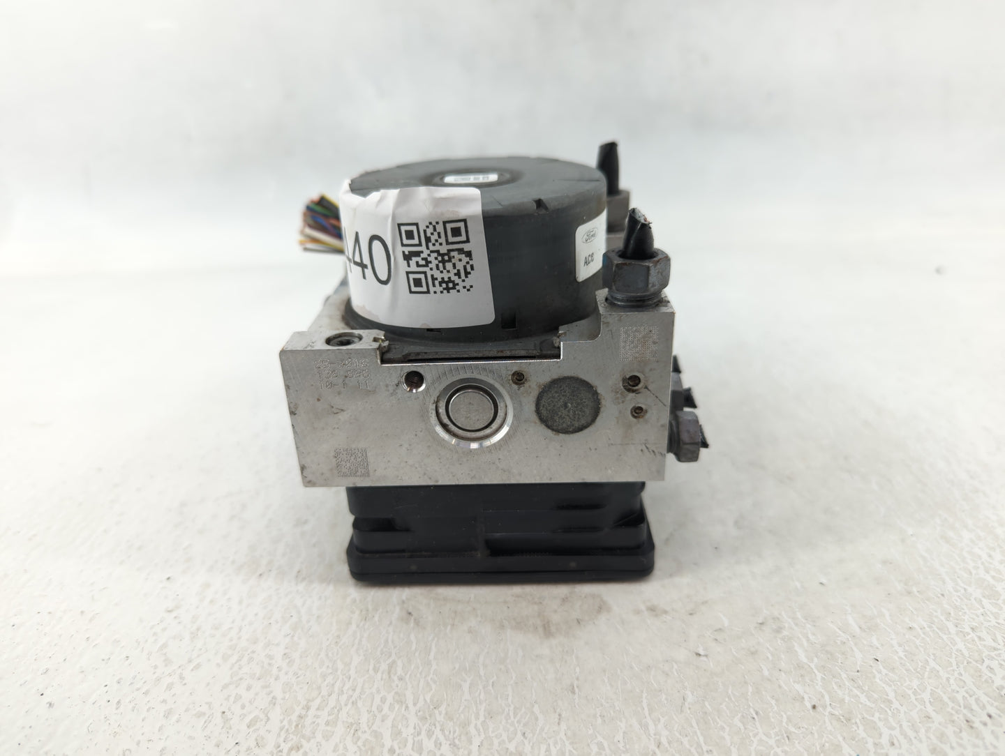 2015-2018 Ford Edge ABS Pump Control Module Replacement P/N:F2GC-2C405-AF Fits Fits 2015 2016 2017 2018 OEM Used Auto Parts 