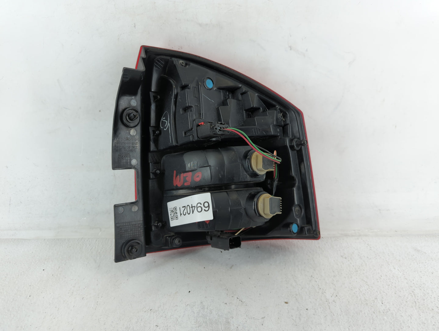 2015-2018 Ford Edge Tail Light Assembly Passenger Right OEM P/N:320371 05182545, 05182543 Fits Fits 2015 2016 2017 2018 OEM 