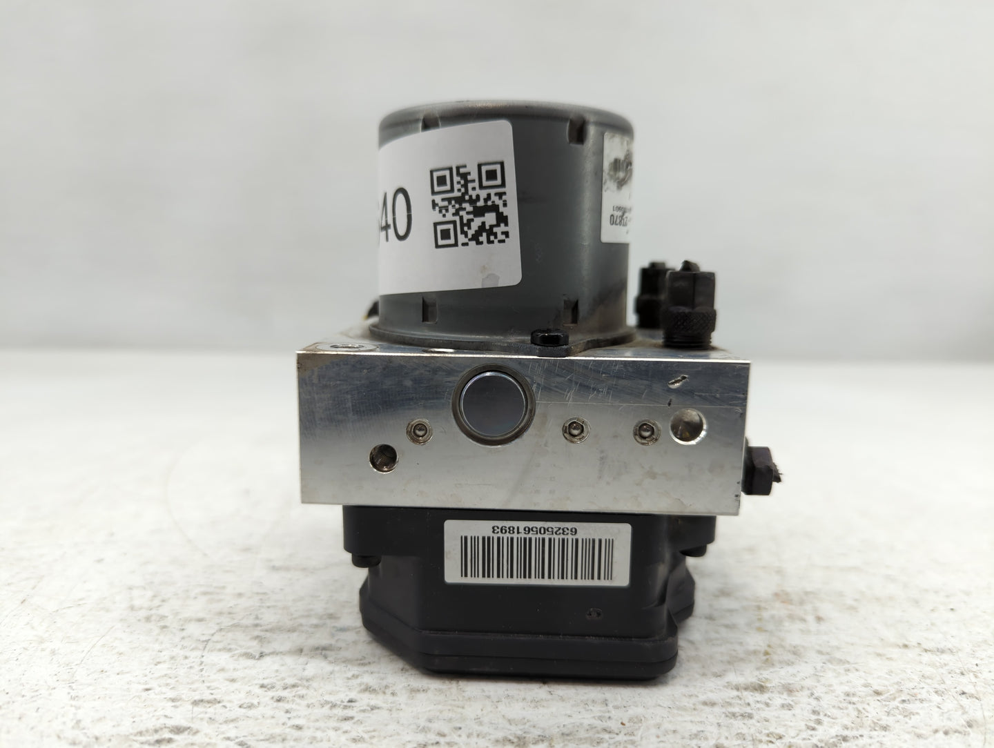 2015-2018 Ford Edge ABS Pump Control Module Replacement P/N:58920-2T870 Fits Fits 2015 2016 2017 2018 OEM Used Auto Parts - 