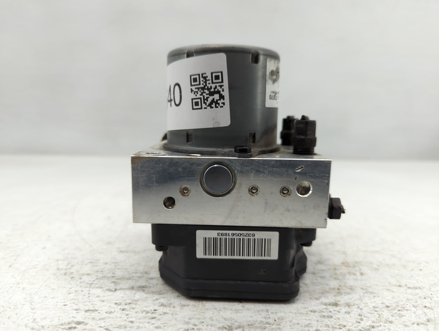 2015-2018 Ford Edge ABS Pump Control Module Replacement P/N:58920-2T870 Fits Fits 2015 2016 2017 2018 OEM Used Auto Parts - 