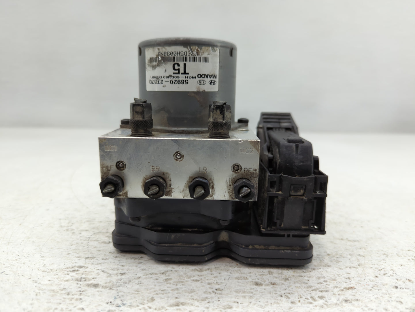 2015-2018 Ford Edge ABS Pump Control Module Replacement P/N:58920-2T870 Fits Fits 2015 2016 2017 2018 OEM Used Auto Parts - 