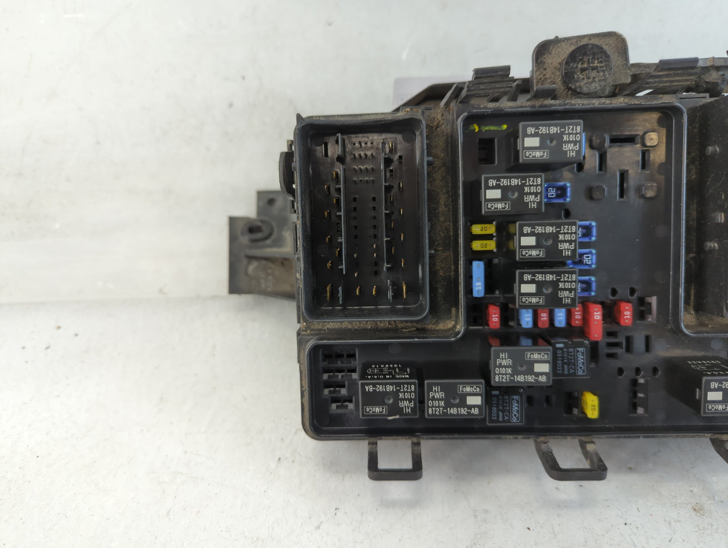 2015-2018 Ford Edge Fusebox Fuse Box Panel Relay Module P/N:G2GT14A075AA Fits Fits 2015 2016 2017 2018 OEM Used Auto Parts -