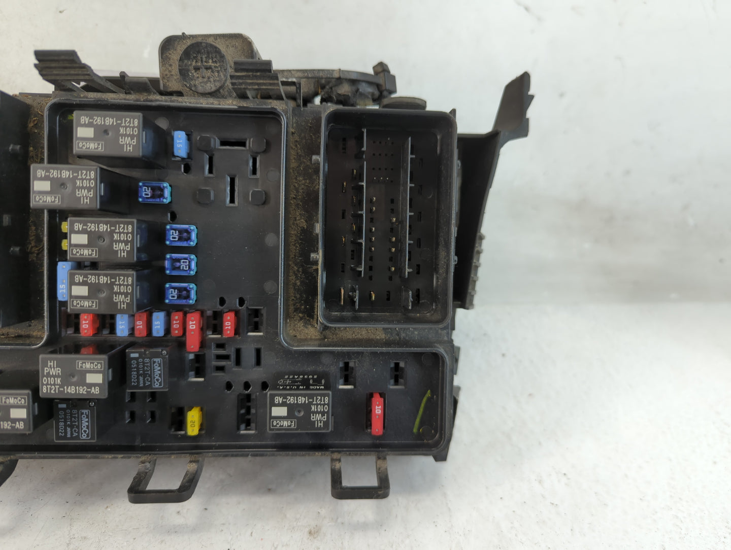 2015-2018 Ford Edge Fusebox Fuse Box Panel Relay Module P/N:G2GT14A075AA Fits Fits 2015 2016 2017 2018 OEM Used Auto Parts -