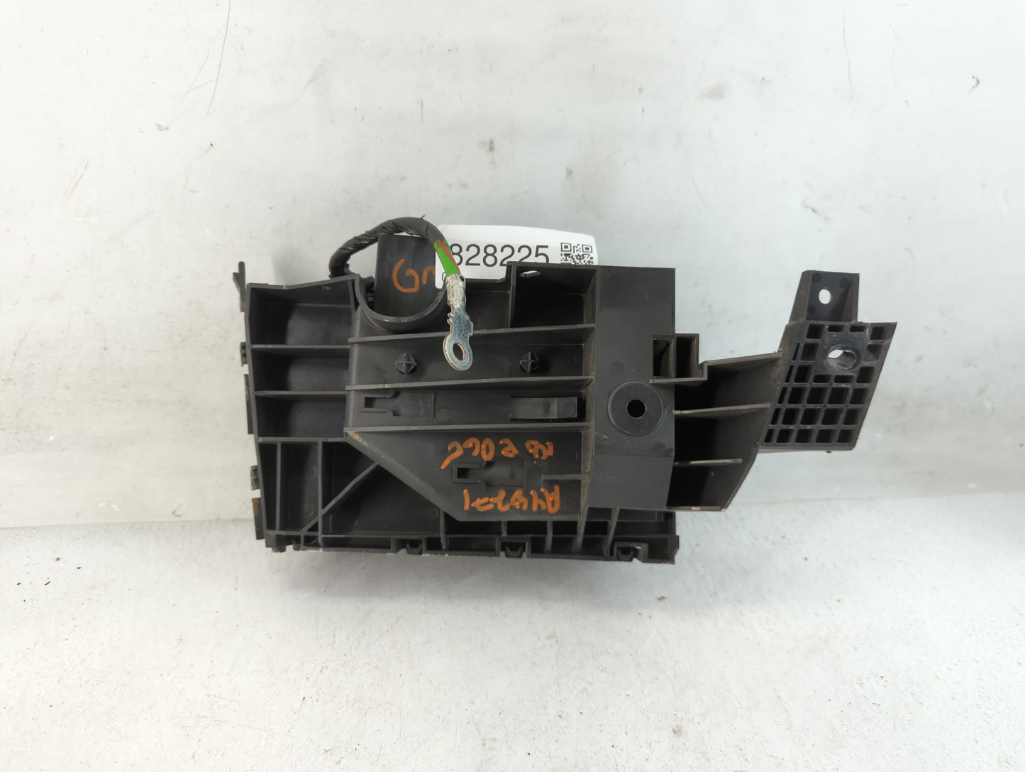 2015-2018 Ford Edge Fusebox Fuse Box Panel Relay Module P/N:G2GT14A075AA Fits Fits 2015 2016 2017 2018 OEM Used Auto Parts -