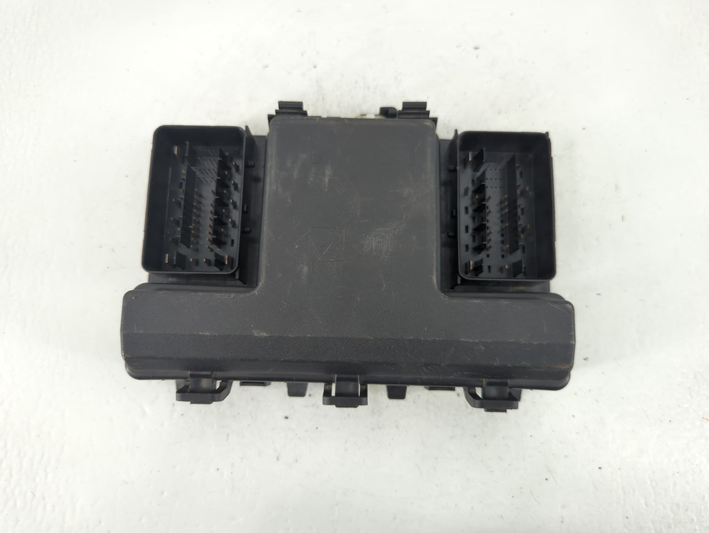 2015-2018 Ford Edge Fusebox Fuse Box Panel Relay Module P/N:G2GT 14A075 AA Fits Fits 2015 2016 2017 2018 OEM Used Auto Parts