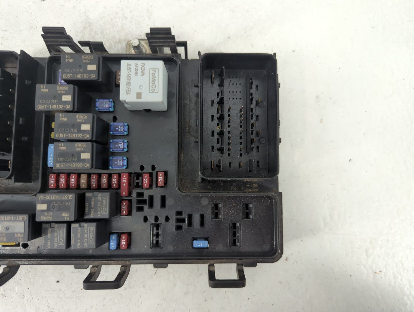 2015-2018 Ford Edge Fusebox Fuse Box Panel Relay Module P/N:G2GT 14A075 AA Fits Fits 2015 2016 2017 2018 OEM Used Auto Parts