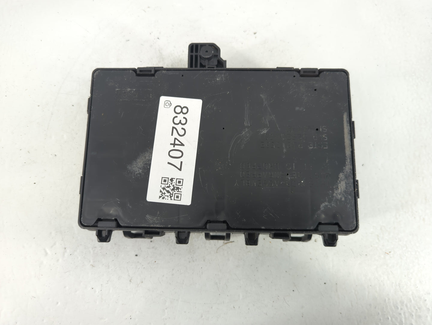 2015-2018 Ford Edge Fusebox Fuse Box Panel Relay Module P/N:G2GT 14A075 AA Fits Fits 2015 2016 2017 2018 OEM Used Auto Parts