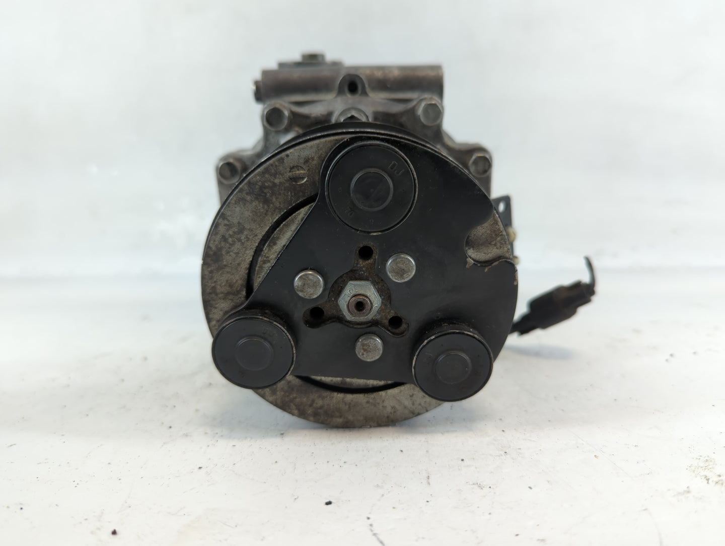 2015-2015 Ford Edge Air Conditioning A/c Ac Compressor Oem - Oemusedautoparts1.com