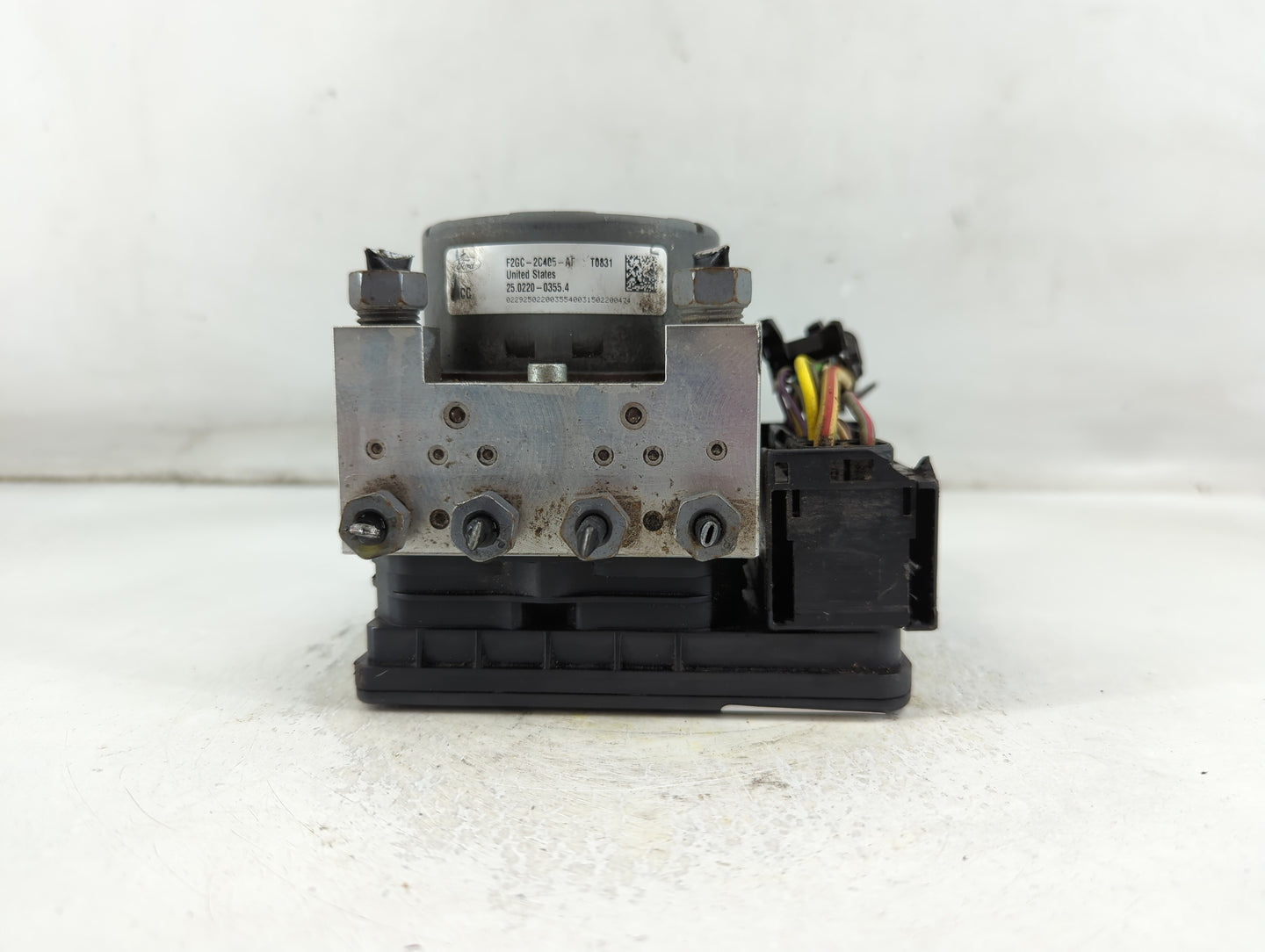 2015-2018 Ford Edge ABS Pump Control Module Replacement P/N:F2GC-2C405-AF Fits Fits 2015 2016 2017 2018 OEM Used Auto Parts 