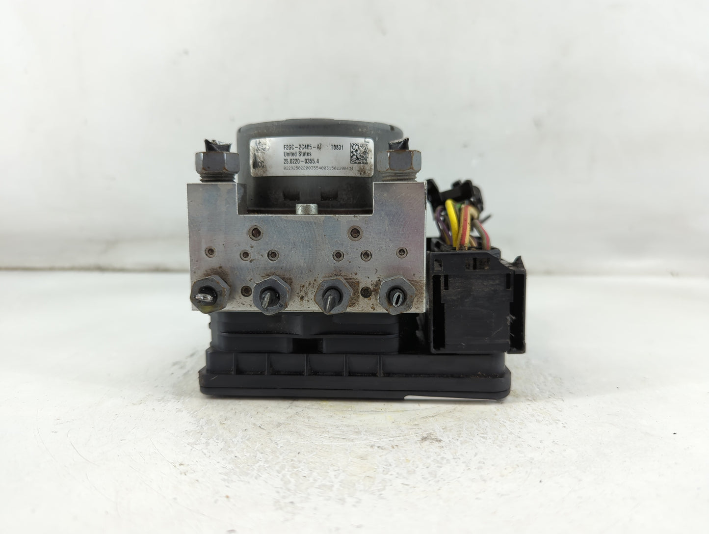 2015-2018 Ford Edge ABS Pump Control Module Replacement P/N:F2GC-2C405-AF Fits Fits 2015 2016 2017 2018 OEM Used Auto Parts 