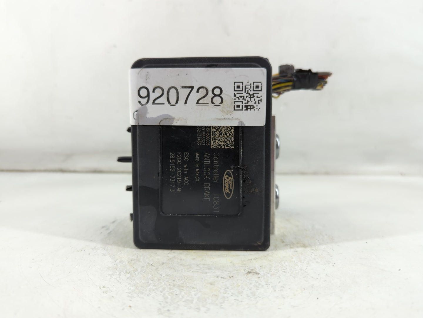 2015-2018 Ford Edge ABS Pump Control Module Replacement P/N:F2GC-2C405-AF Fits Fits 2015 2016 2017 2018 OEM Used Auto Parts 