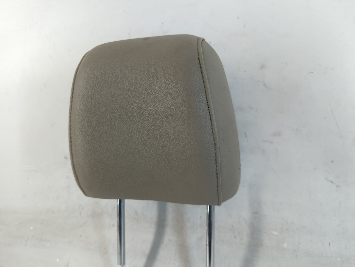 2013-2015 Ford Escape Headrest Head Rest Front Driver Passenger Seat Fits Fits 2013 2014 2015 OEM Used Auto Parts - Oemuseda