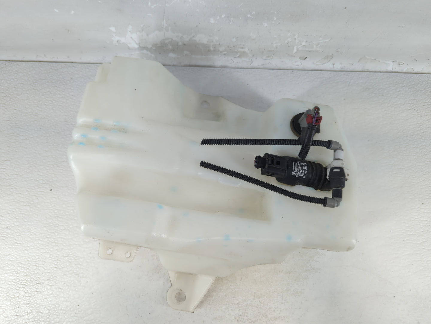 2015-2019 Ford Escape Windshield Washer Fluid Reservoir Bottle Oem - Oemusedautoparts1.com