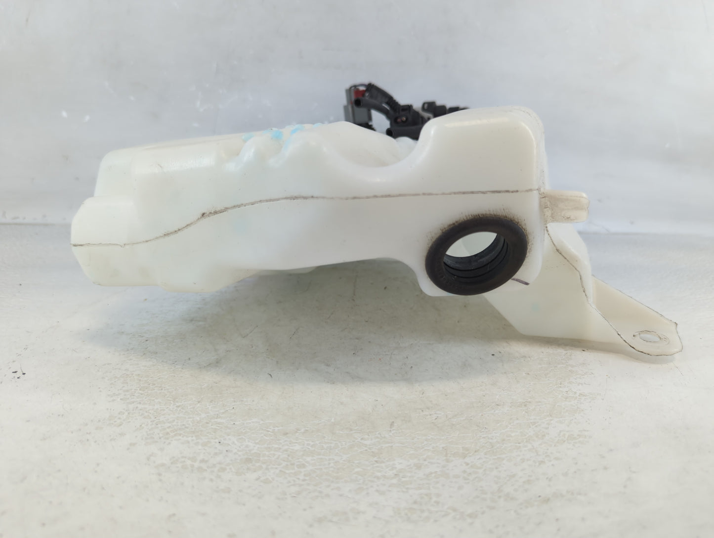 2015-2019 Ford Escape Windshield Washer Fluid Reservoir Bottle Oem - Oemusedautoparts1.com