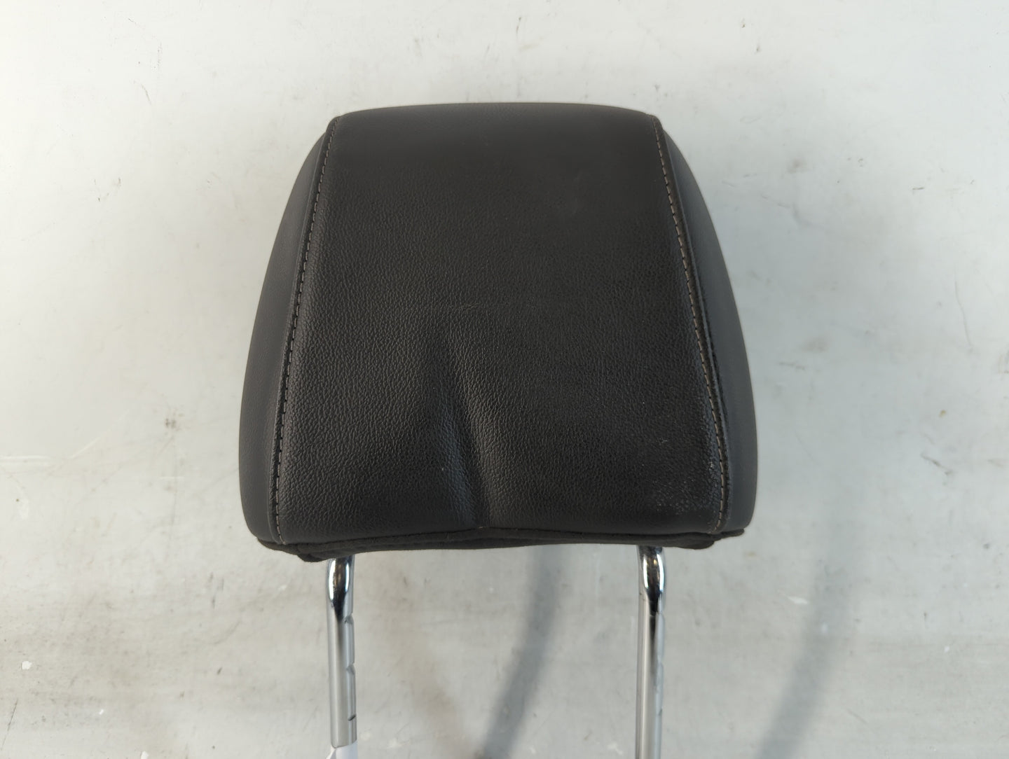 2013-2015 Ford Escape Headrest Head Rest Front Driver Passenger Seat Fits Fits 2013 2014 2015 OEM Used Auto Parts - Oemuseda
