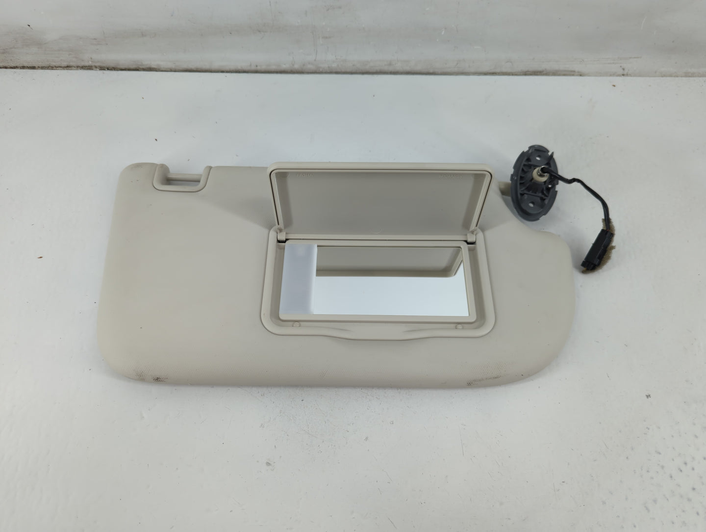 2013-2019 Ford Escape Sun Visor Shade Replacement Passenger Right Mirror Fits Fits 2013 2014 2015 2016 2017 2018 2019 OEM Us