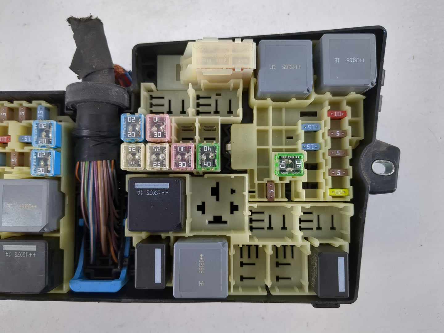 2013-2016 Ford Escape Fusebox Fuse Box Panel Relay Module P/N:AV6T-14A067-AD Fits Fits 2013 2014 2015 2016 OEM Used Auto Par