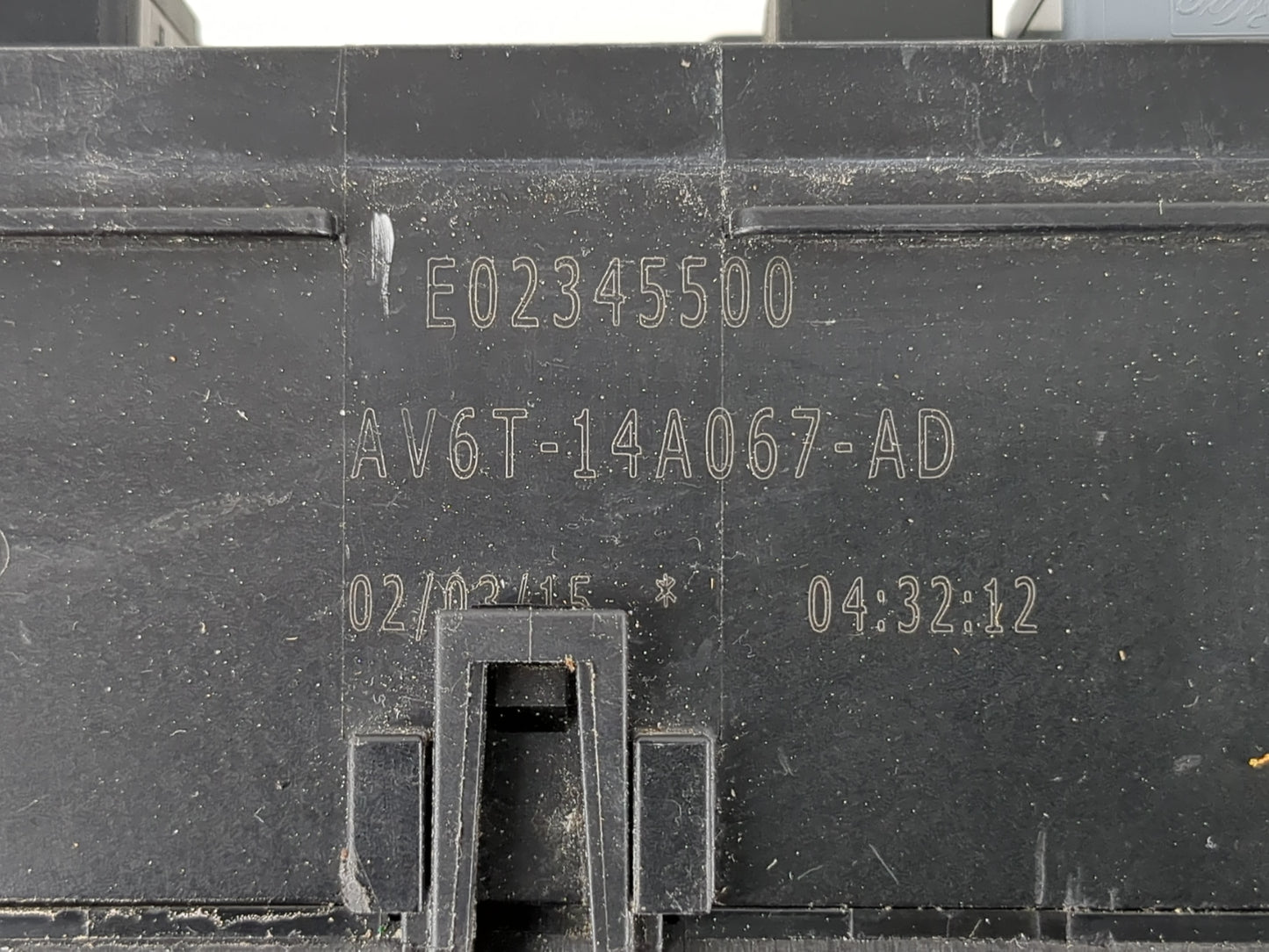 2013-2016 Ford Escape Fusebox Fuse Box Panel Relay Module P/N:AV6T-14A067-AD Fits Fits 2013 2014 2015 2016 OEM Used Auto Par