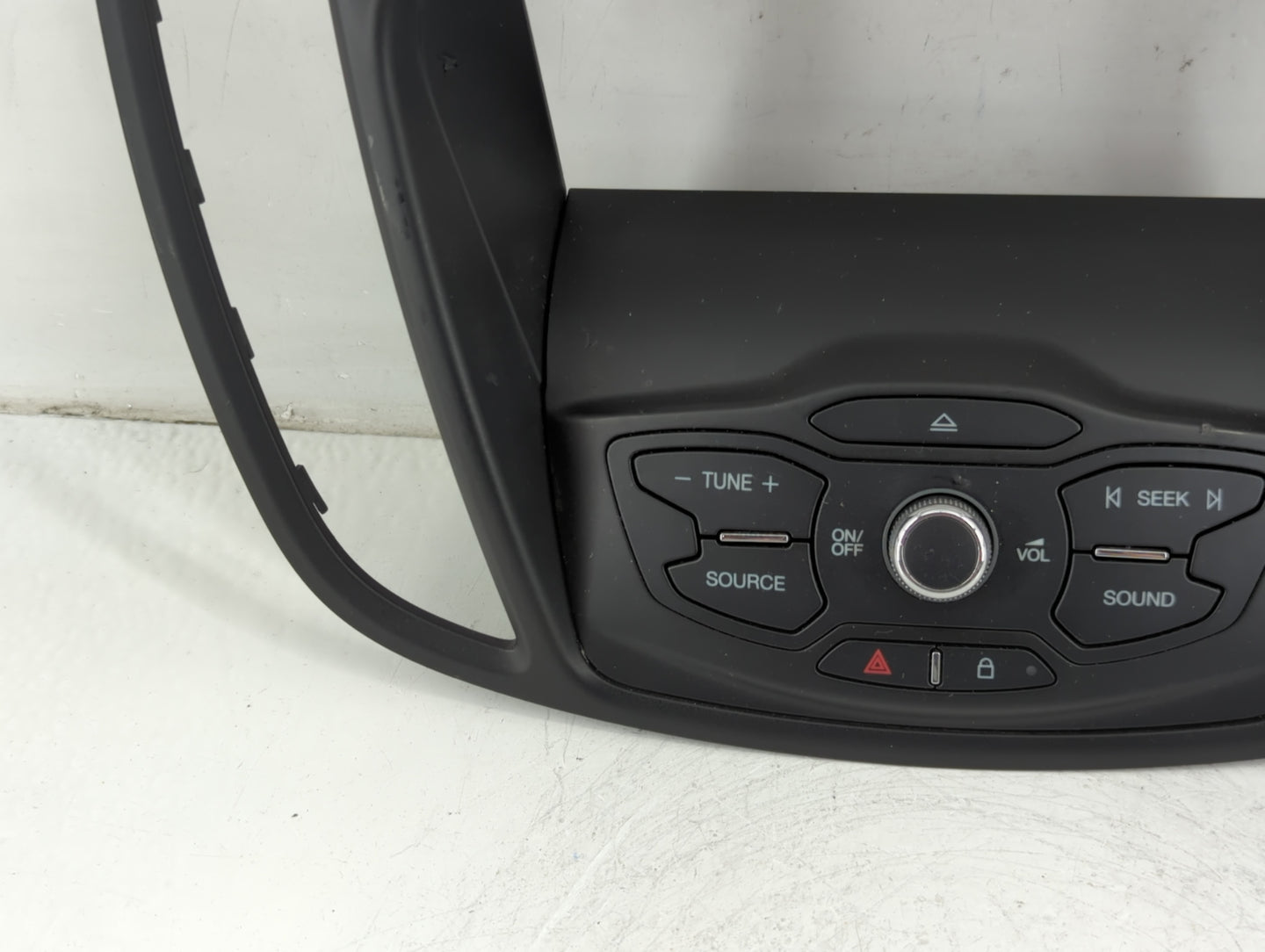 2013-2016 Ford Escape Radio AM FM Cd Player Receiver Replacement P/N:CJ54 18835 CCW Fits Fits 2013 2014 2015 2016 OEM Used A