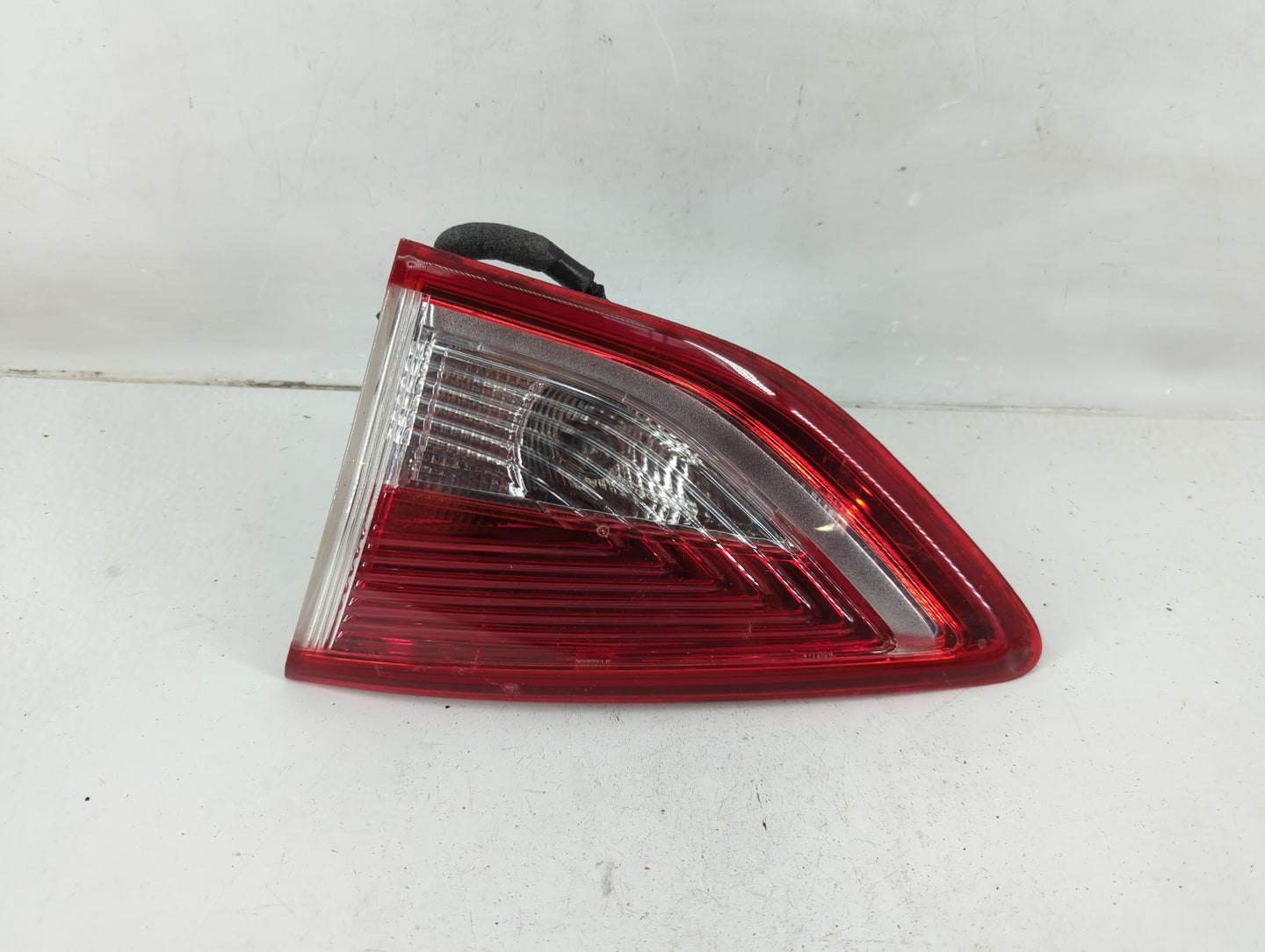 2013-2016 Ford Escape Tail Light Assembly Passenger Right OEM P/N:CJ54 13A602 AJ Fits Fits 2013 2014 2015 2016 OEM Used Auto