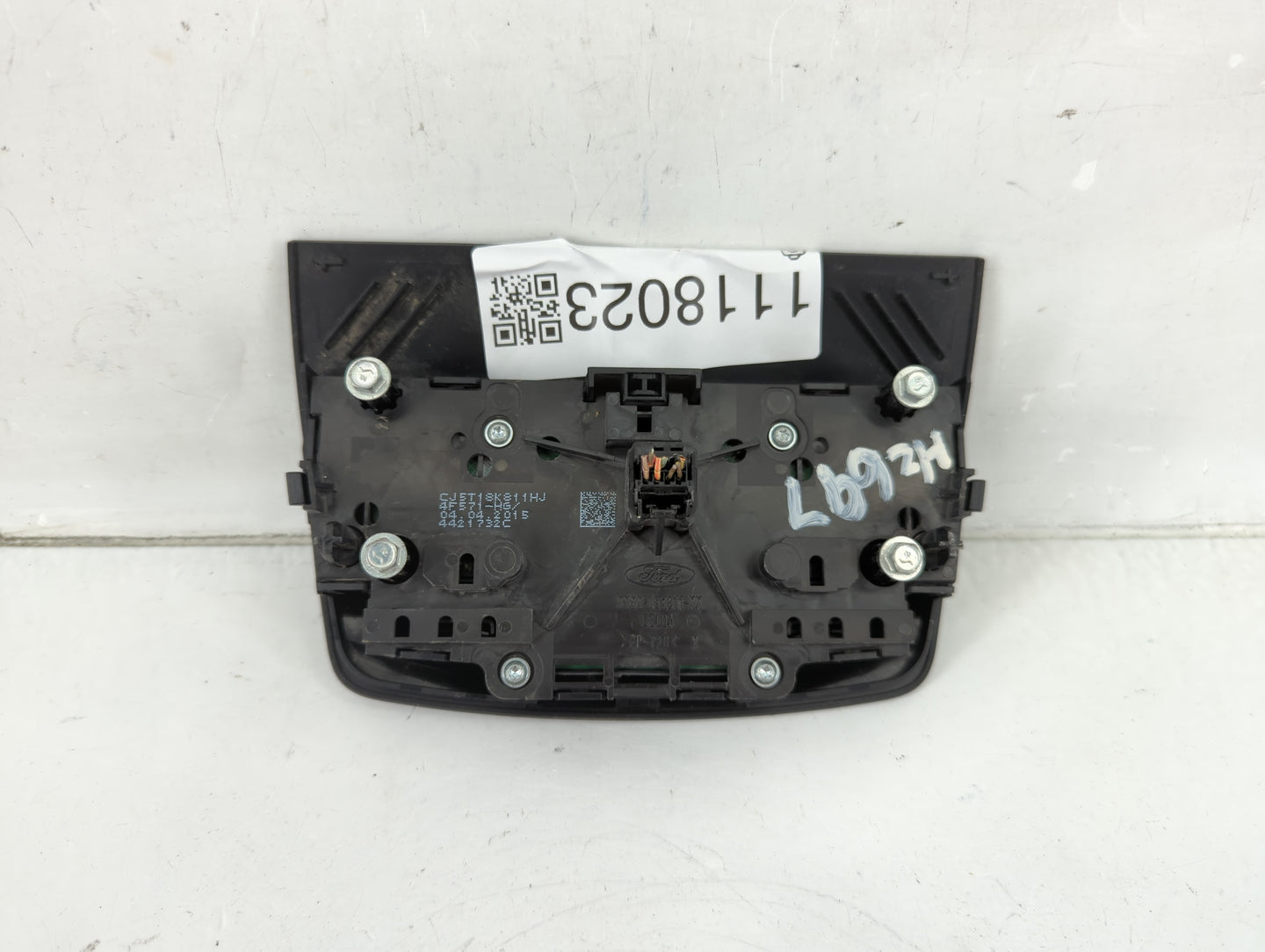 2015-2016 Ford Escape Radio AM FM Cd Player Receiver Replacement P/N:CJ5T 18K811 HJ Fits Fits 2015 2016 OEM Used Auto Parts 