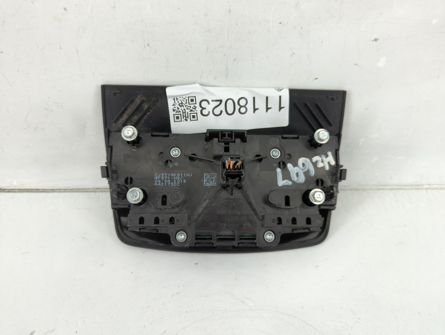 2015-2016 Ford Escape Radio AM FM Cd Player Receiver Replacement P/N:CJ5T 18K811 HJ Fits Fits 2015 2016 OEM Used Auto Parts 