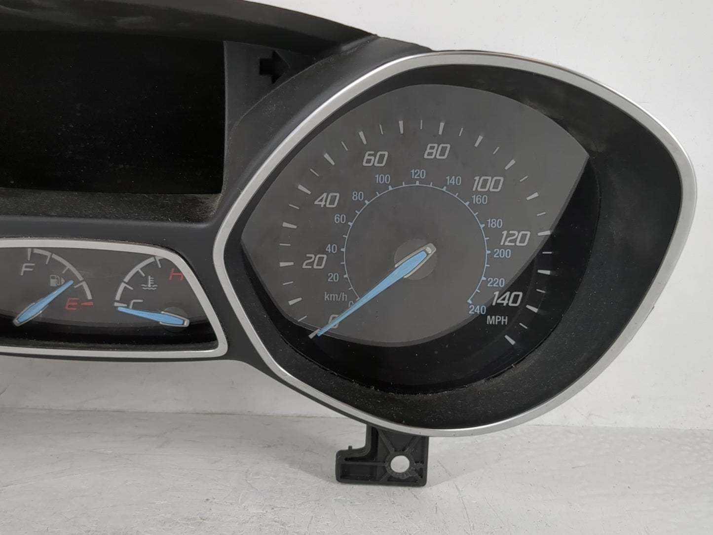 2014-2015 Ford Escape Instrument Cluster Speedometer Gauges P/N:5DTJ70359B Fits Fits 2014 2015 OEM Used Auto Parts - Oemused