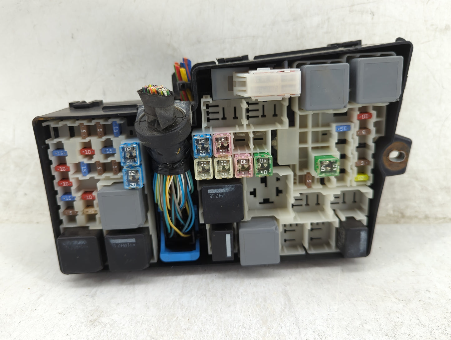 2013-2016 Ford Escape Fusebox Fuse Box Panel Relay Module Fits Fits 2013 2014 2015 2016 OEM Used Auto Parts - Oemusedautopar