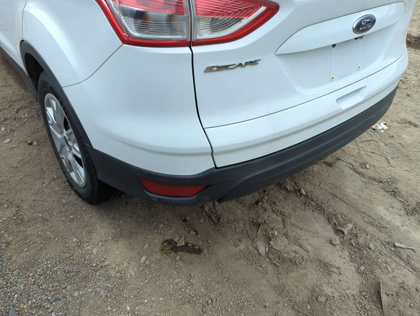 2013-2016 Ford Escape Rear Bumper Assembly Oem - Oemusedautoparts1.com