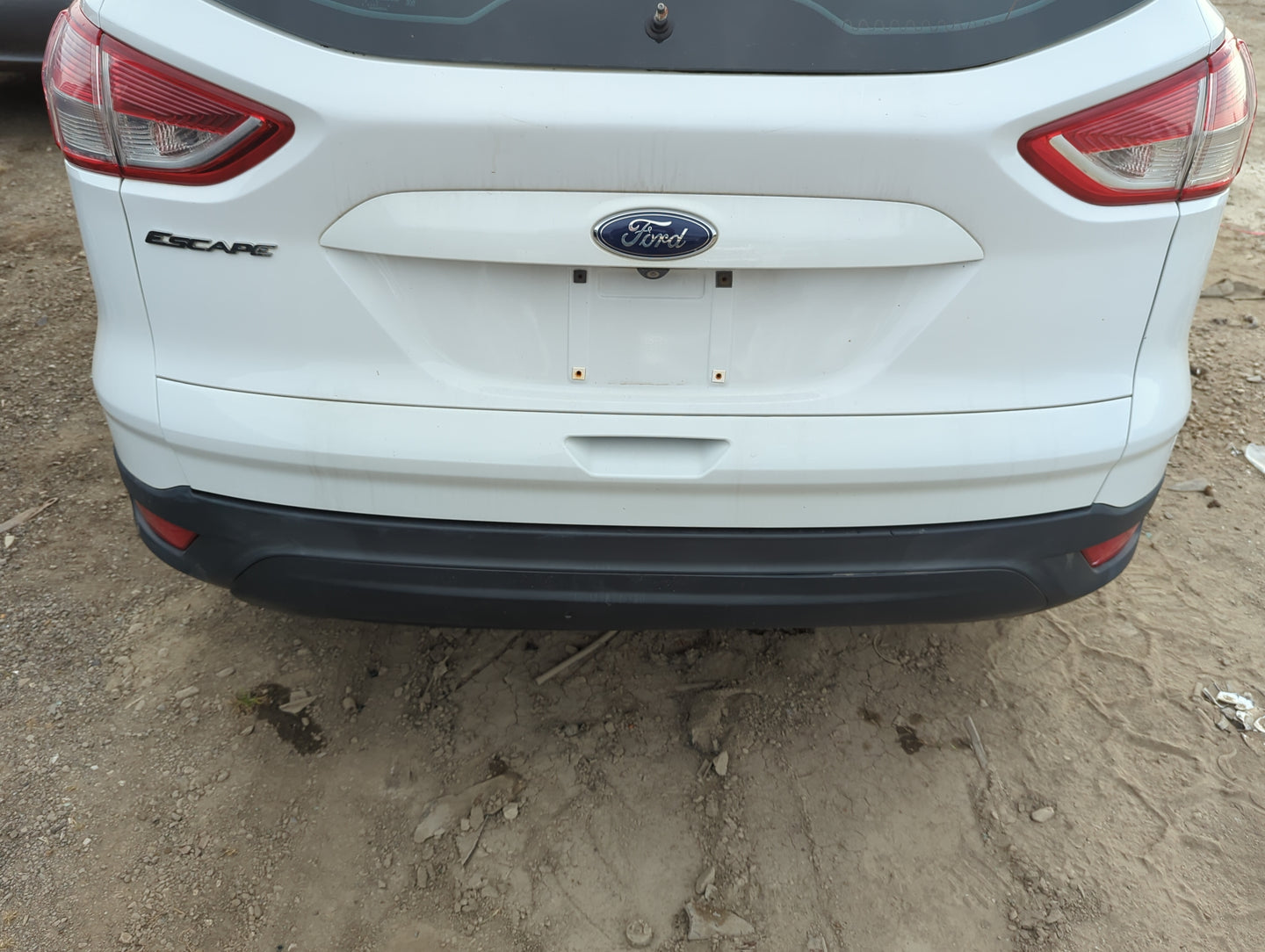 2013-2016 Ford Escape Rear Bumper Assembly Oem - Oemusedautoparts1.com
