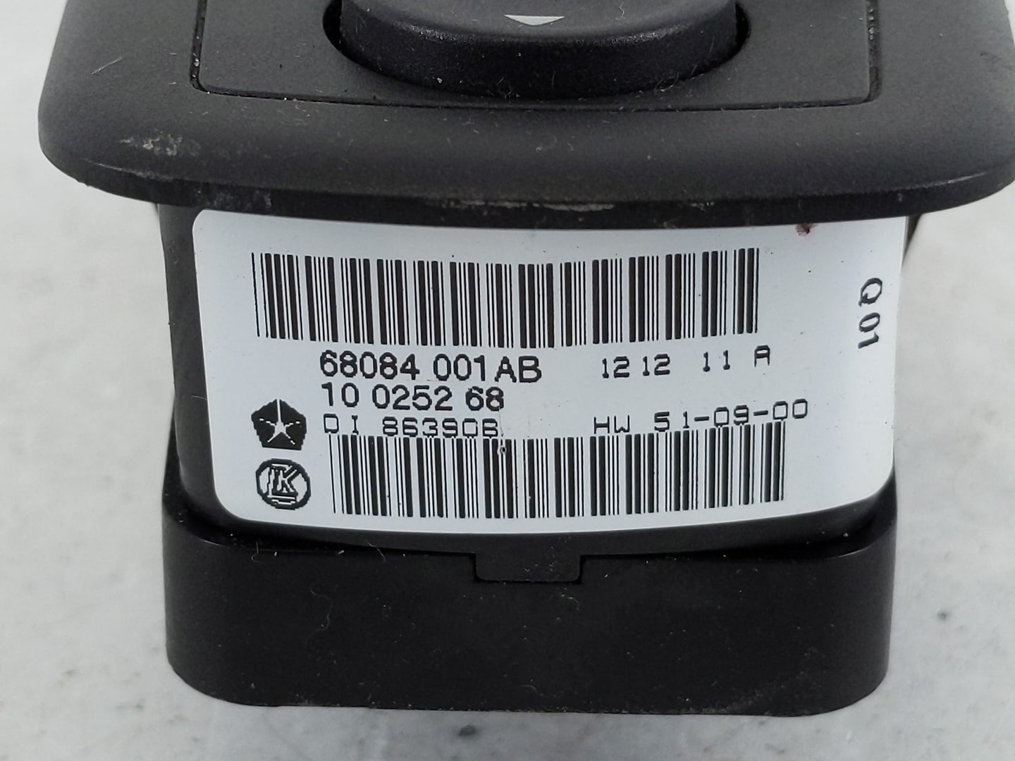 2015 Ford Escape Master Power Window Switch Replacement Driver Side Left P/N:68084 001 AB Fits OEM Used Auto Parts - Oemused