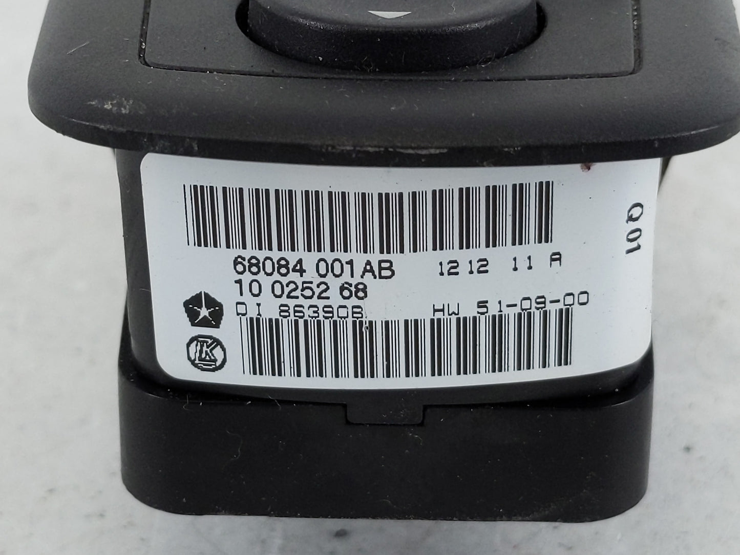 2015 Ford Escape Master Power Window Switch Replacement Driver Side Left P/N:68084 001 AB Fits OEM Used Auto Parts - Oemused