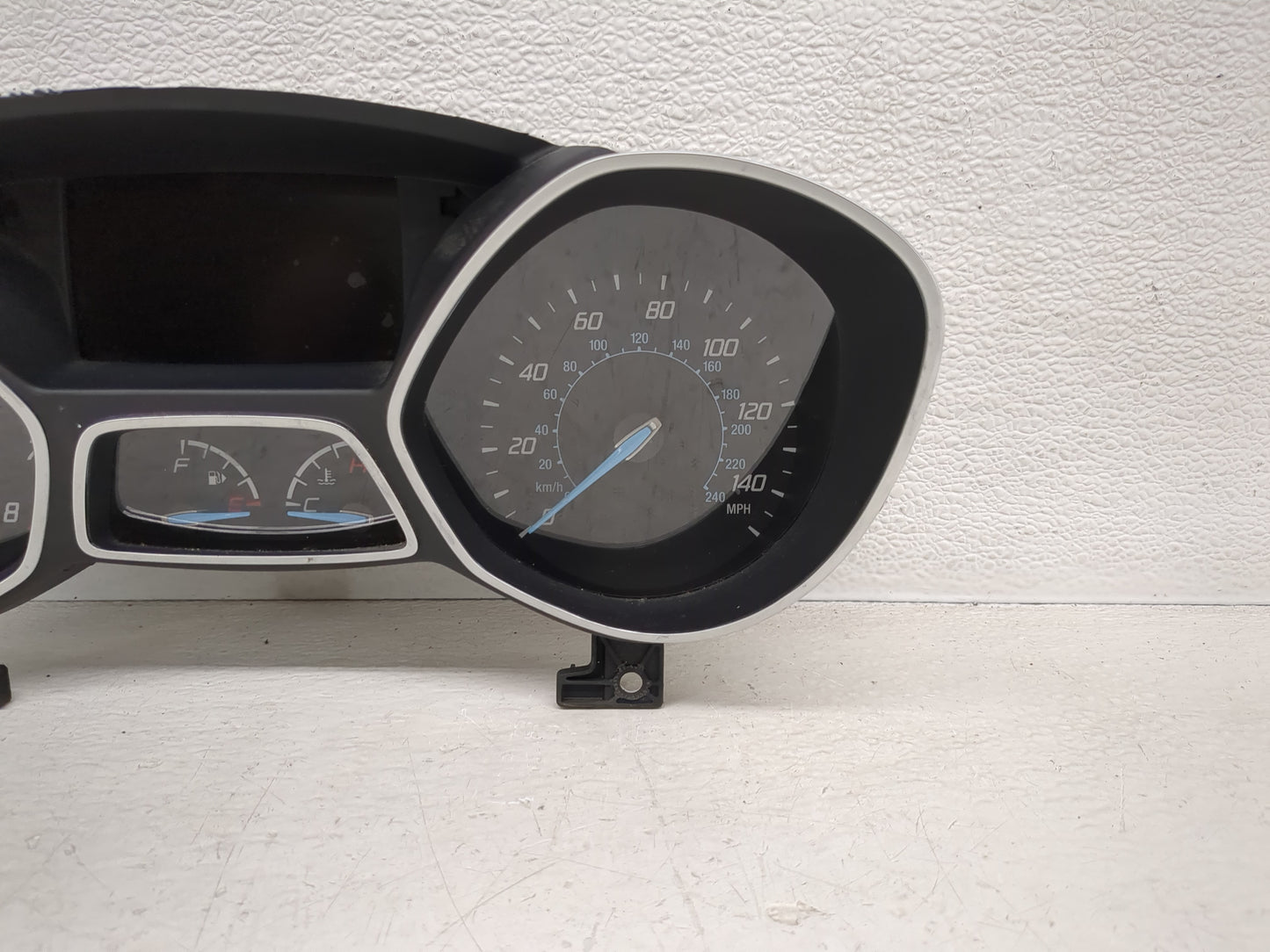 2014-2015 Ford Escape Instrument Cluster Speedometer Gauges P/N:5DTJ71456B Fits Fits 2014 2015 OEM Used Auto Parts - Oemused