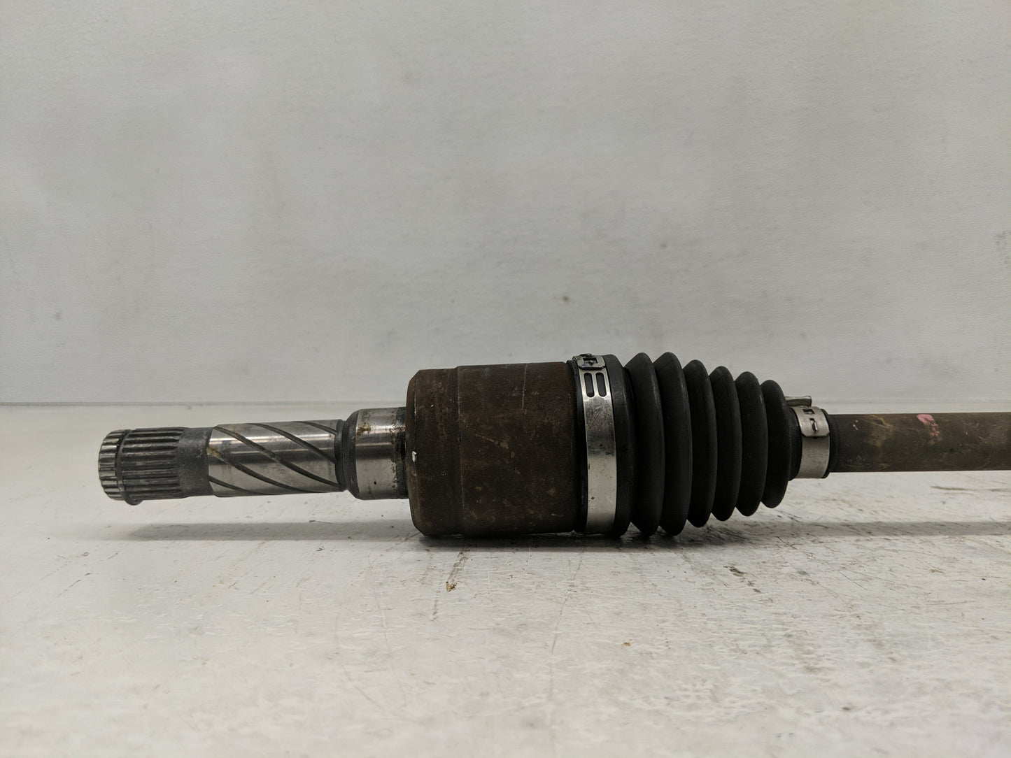 2013-2016 Ford Escape Axle Shaft Front Driver Cv C/v - Oemusedautoparts1.com