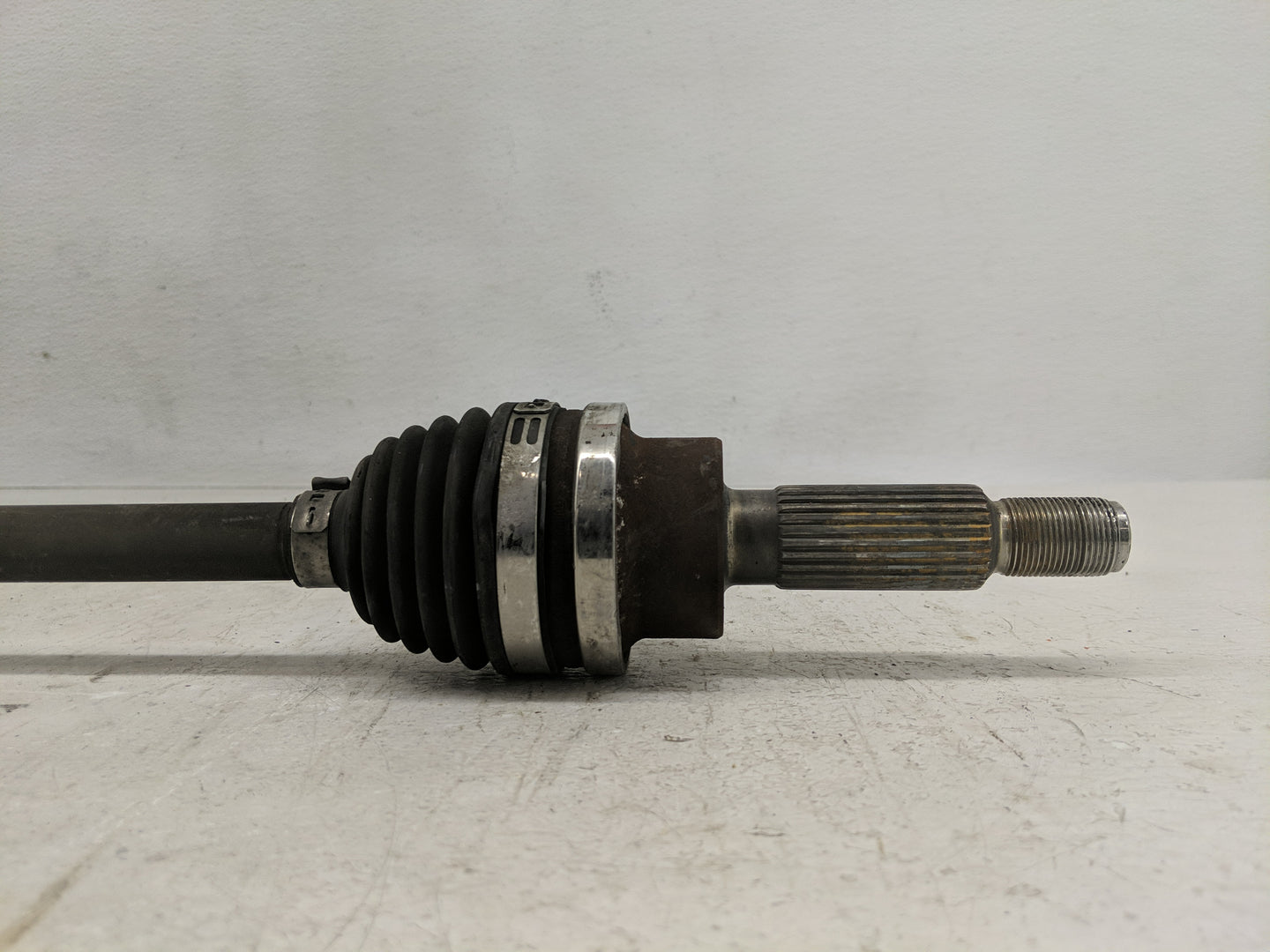 2013-2016 Ford Escape Axle Shaft Front Driver Cv C/v - Oemusedautoparts1.com