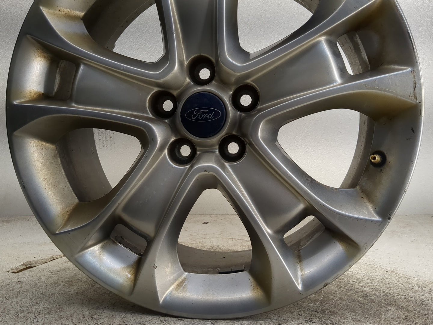 2013-2016 Ford Escape Oem Wheel Rim 1236295 - Oemusedautoparts1.com