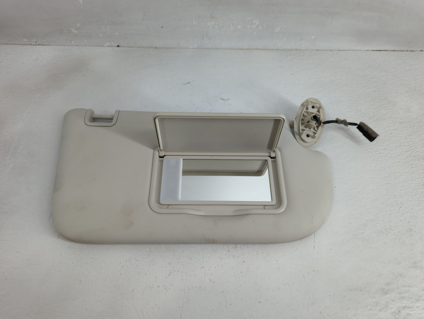 2013-2019 Ford Escape Sun Visor Shade Replacement Passenger Right Mirror Fits Fits 2013 2014 2015 2016 2017 2018 2019 OEM Us