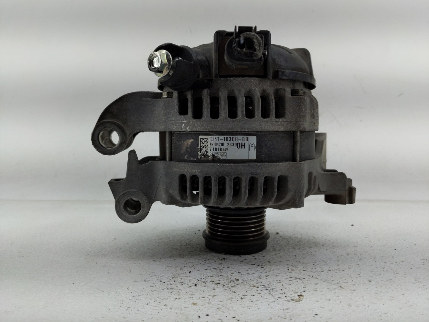 2013-2019 Ford Escape Alternator Replacement Generator Charging Assembly Engine OEM P/N:TN104210-2330 CJ5T-10300-B Fits OEM 