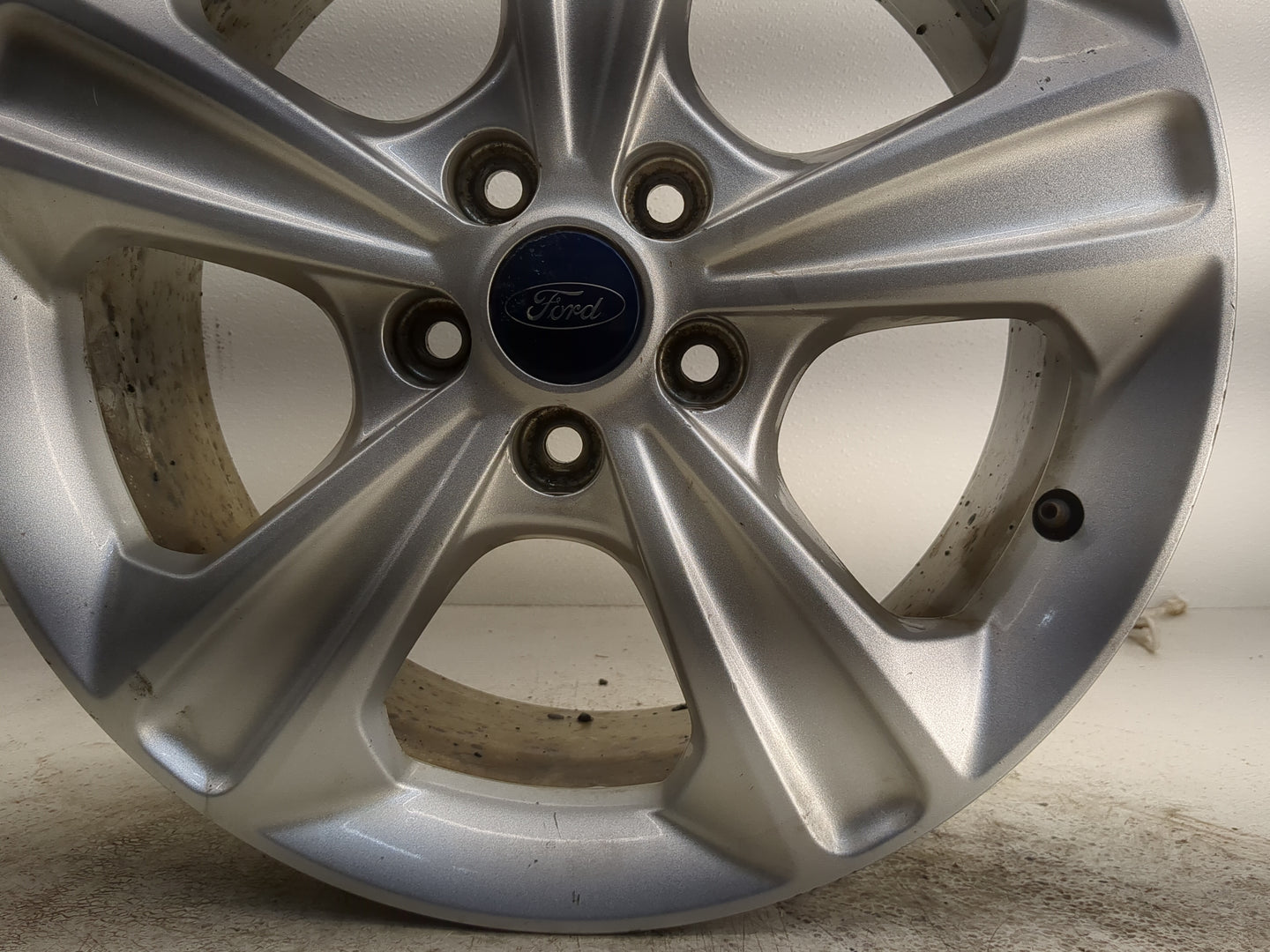 2013-2016 Ford Escape Oem Wheel Rim 1261202 - Oemusedautoparts1.com