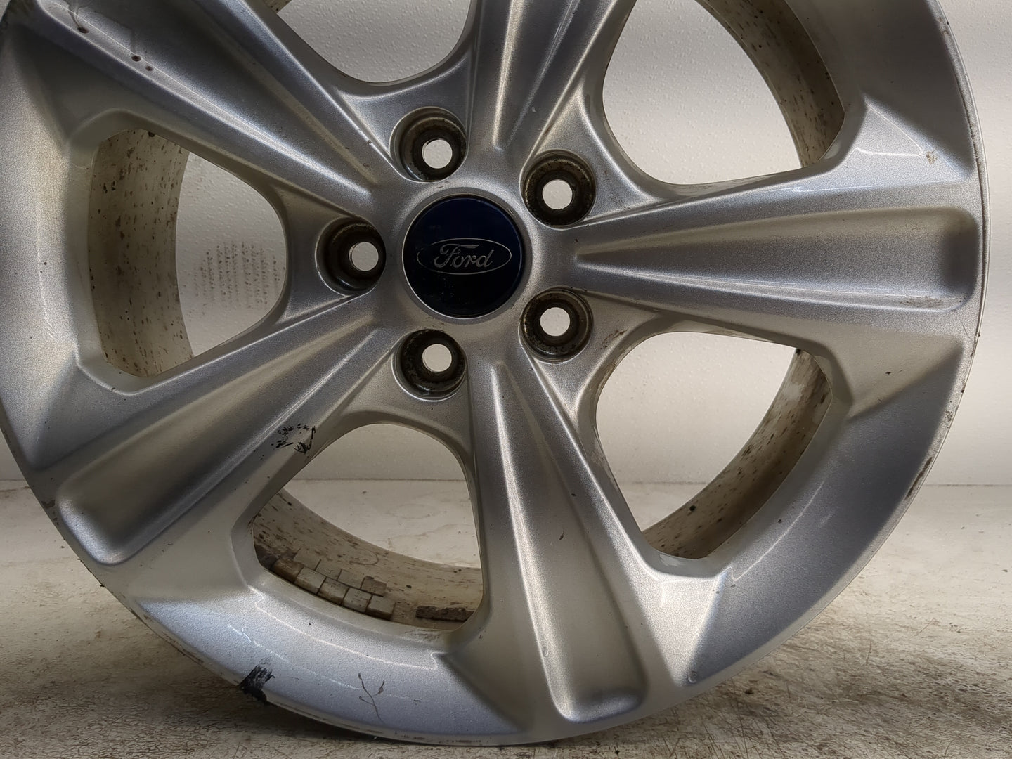 2013-2016 Ford Escape Oem Wheel Rim 1261203 - Oemusedautoparts1.com