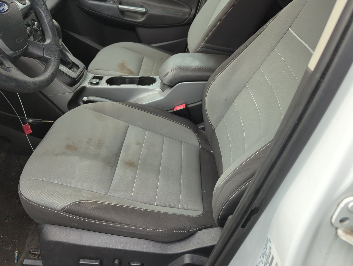 2014-2015 Ford Escape Driver Front Seat Oem 1262808 - Oemusedautoparts1.com